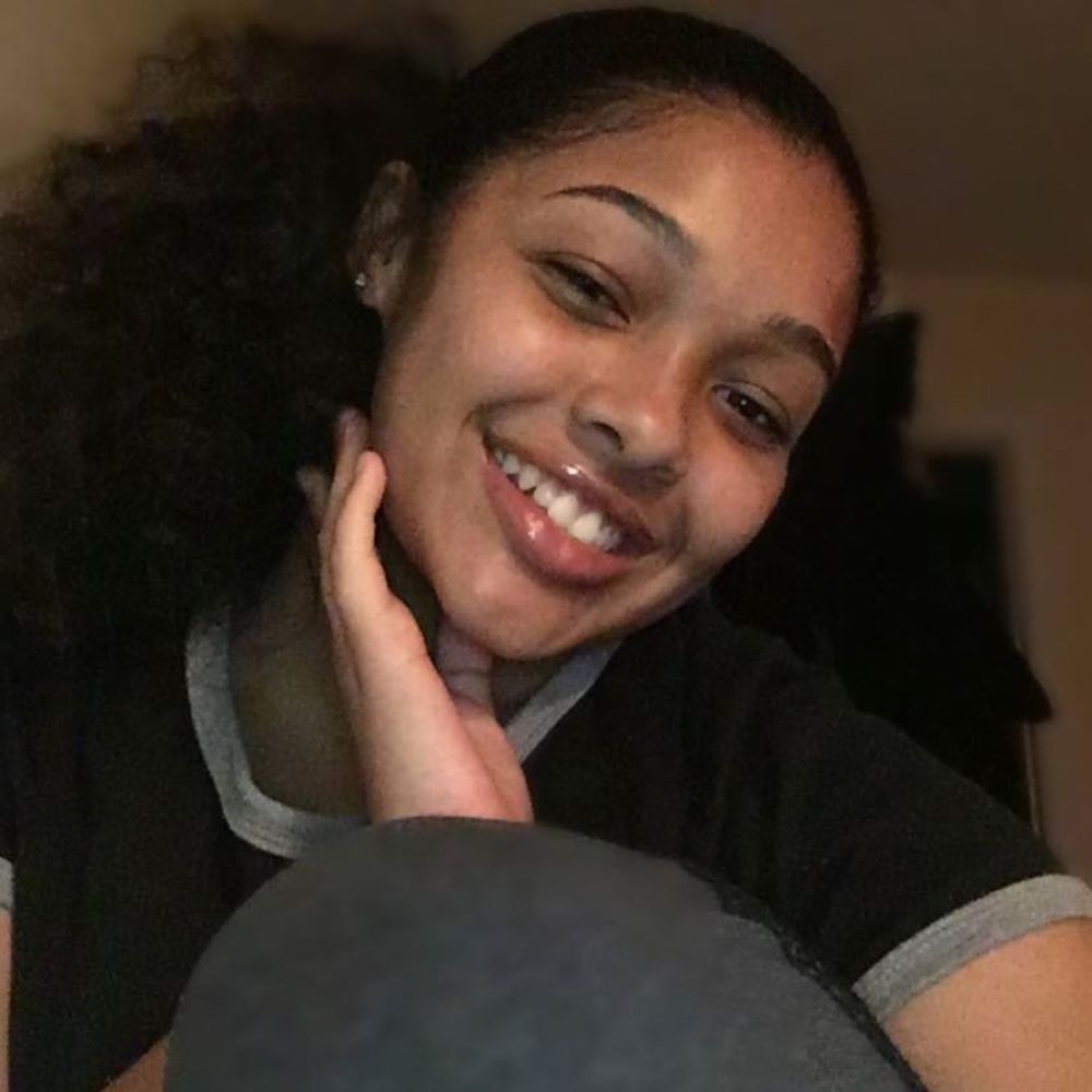 Meet your Posher, Myra